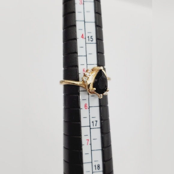 14k Solid Yellow Gold Pear Shaped Onyx & Genuine Round Diamond Ring - Picture 5 of 8